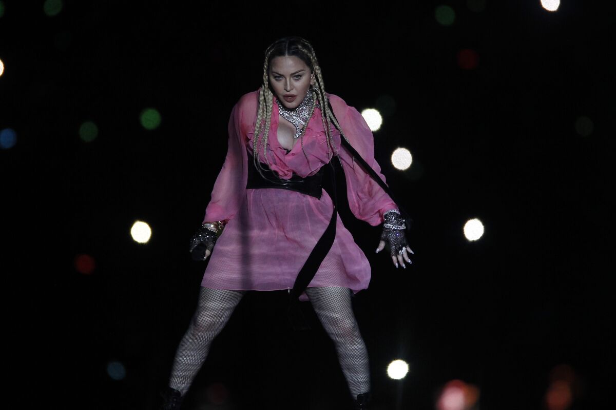 Madonna estrena el nuevo vídeo de "Hung up" con la dominicana Tokischa