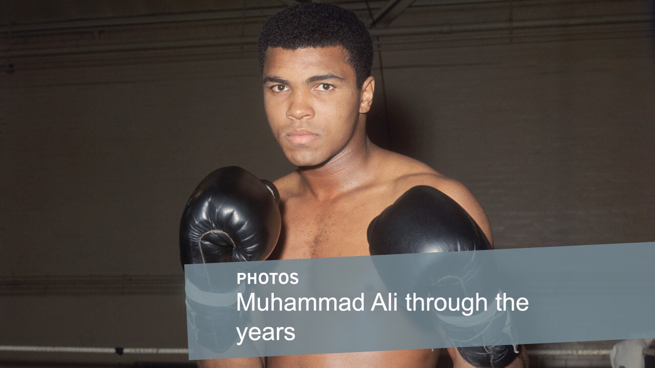 Boxing World And The World At Large React To Muhammad Ali S Passing Los Angeles Times