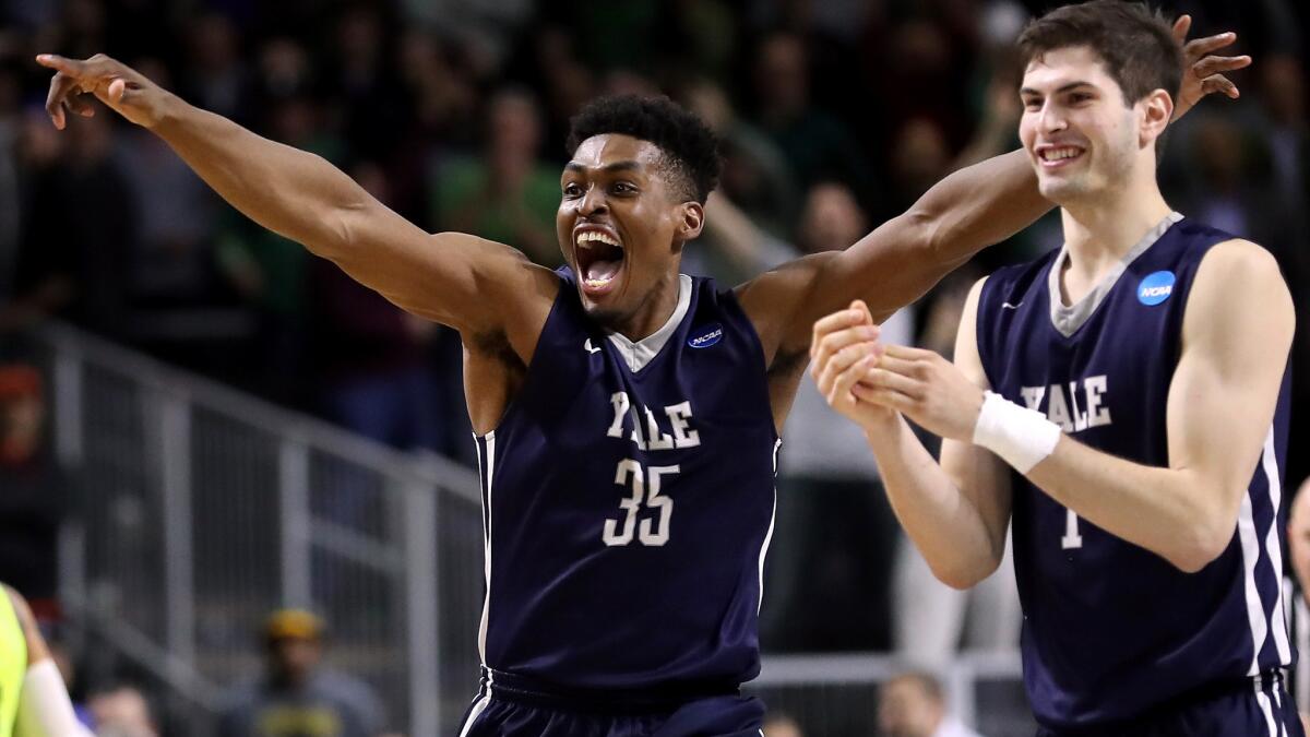 Luck of the Irish: Notre Dame hits shot with 1.4 seconds left to
