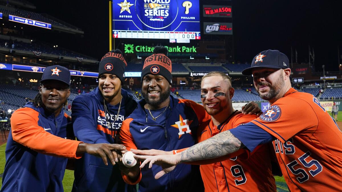 Houston Astros: Three relievers close door on World Series no-hitter