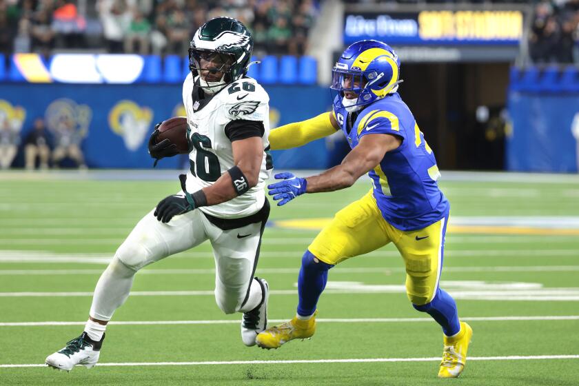 Joe Noteboom returns to Rams line as Rob Havenstein goes out - Los ...