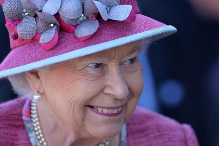 FALKIRK, SCOTLAND - JULY 05: Her Majesty Queen Elizabeth II meets dignitaries at the Kelpies on July 5, 2017 in Falkirk, Scotland. Queen Elizabeth II and Prince Philip, Duke of Edinburgh visited the new section the Queen Elizabeth II Canal, built as part of the £43m Helix project which features the internationally-acclaimed, 30-metre-high Kelpies sculptures. (Photo by Mark Runnacles/Getty Images) ** OUTS - ELSENT, FPG, CM - OUTS * NM, PH, VA if sourced by CT, LA or MoD **