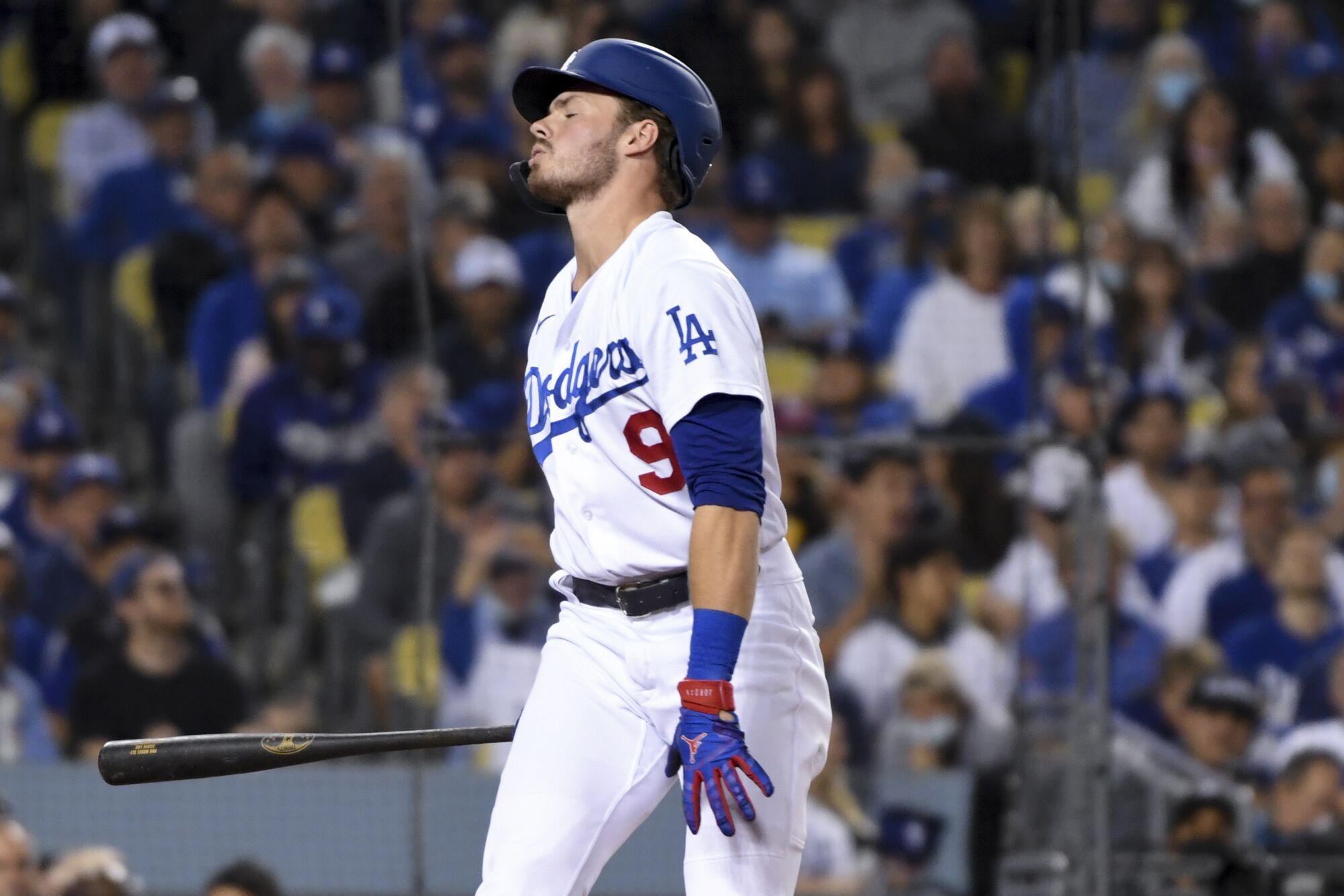  Dodgers' Gavin Lux react after striking out.