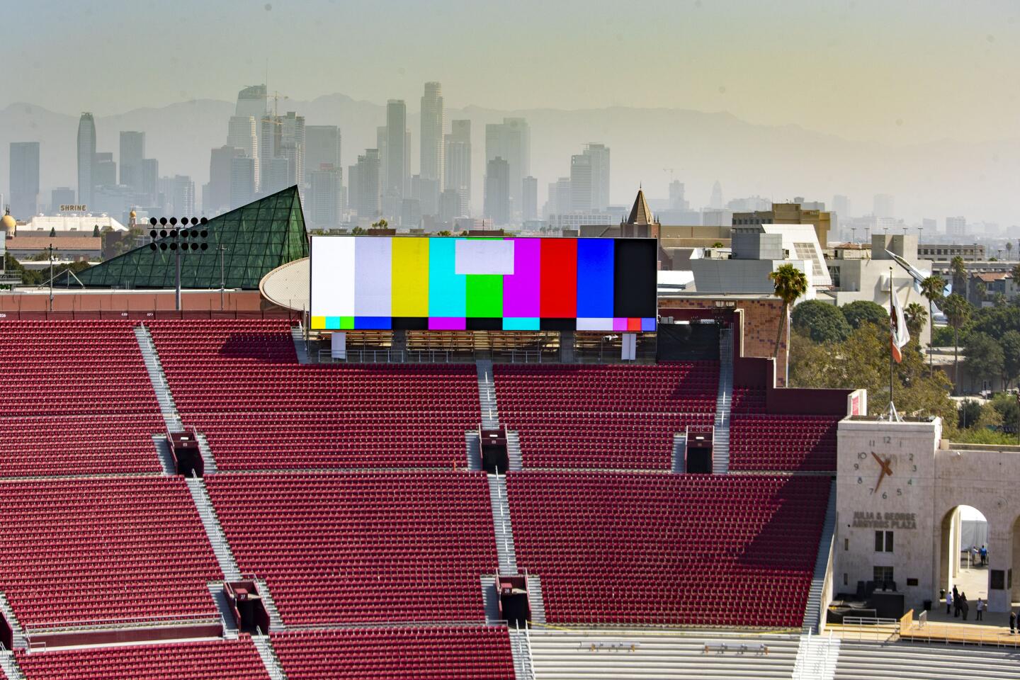 USC hopes to have team worthy of playing in dazzling Coliseum - Los ...