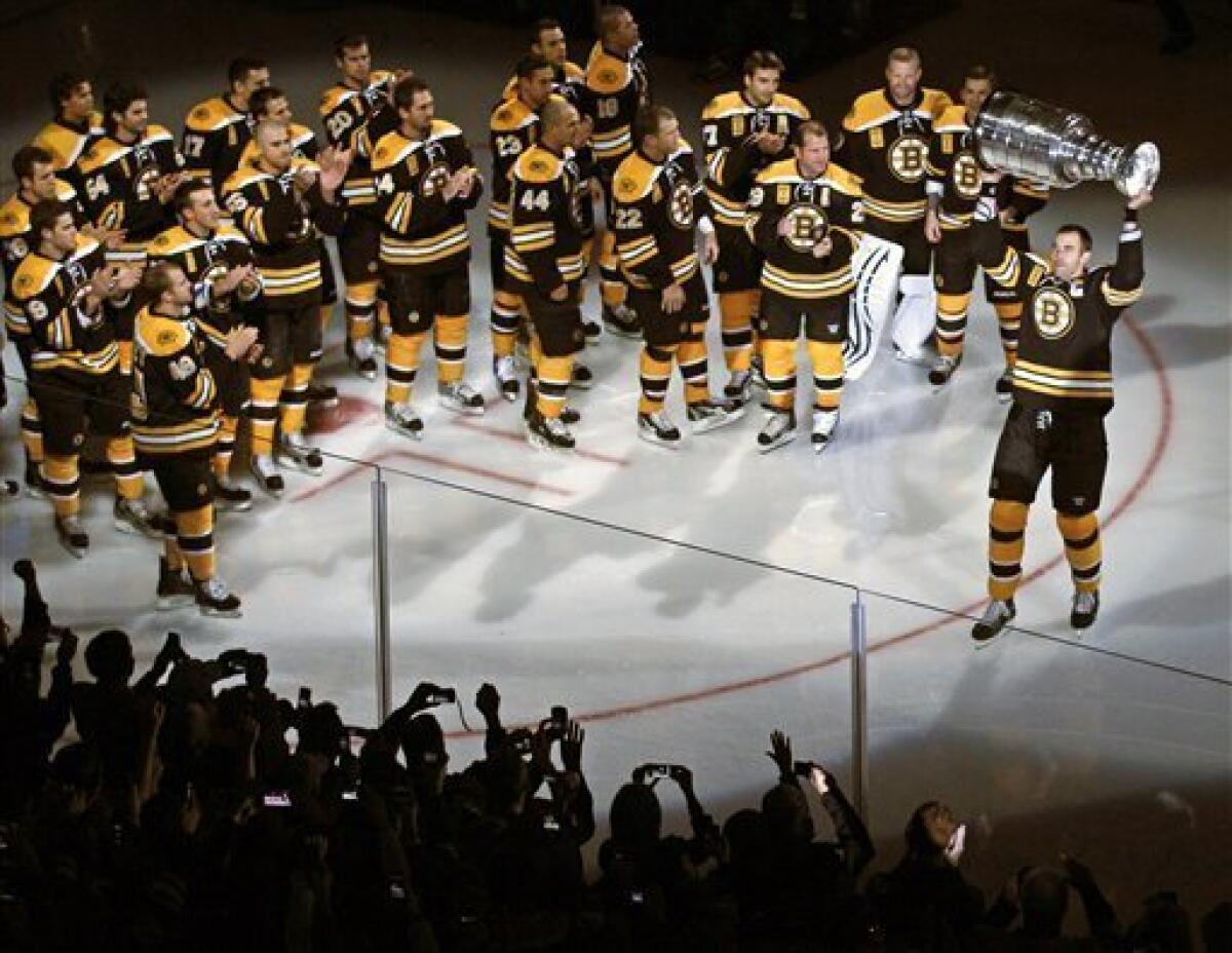 Pictures: NHL Stanley Cup in Downtown Disney - The Geek's Blog