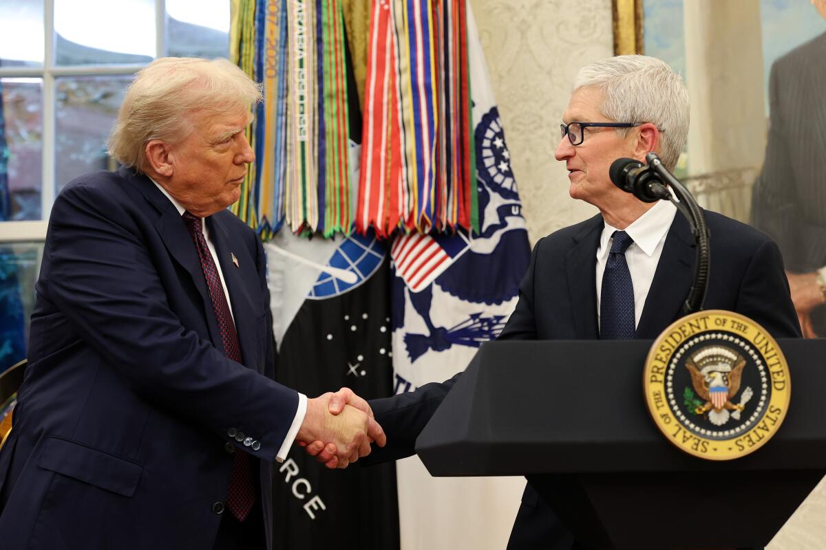 Tech executives, but not Elon Musk, to attend White House dinner - Los ...