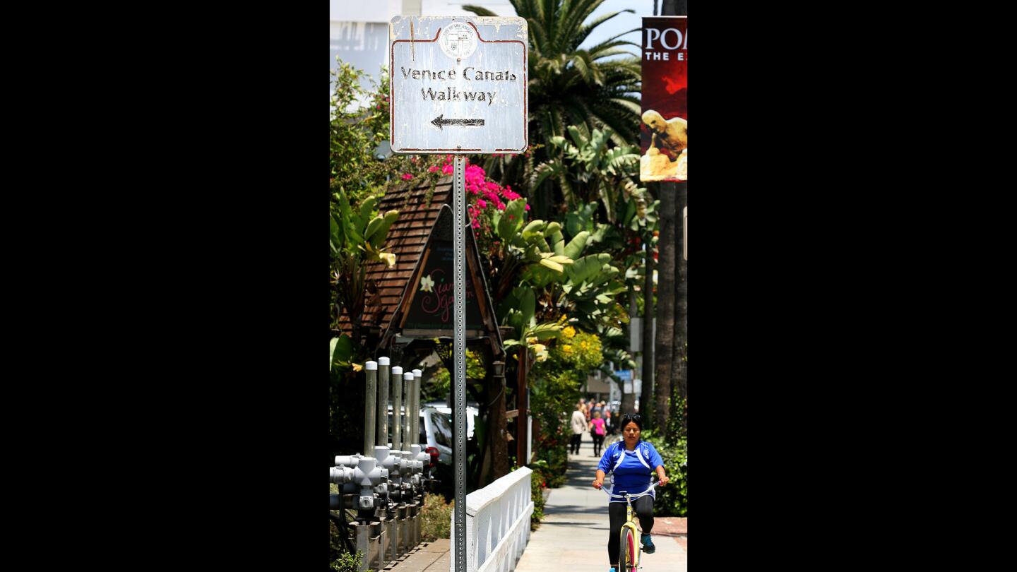 L.A. Walks: Venice Canals