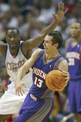 Phoenix Suns v Los Angeles Clippers