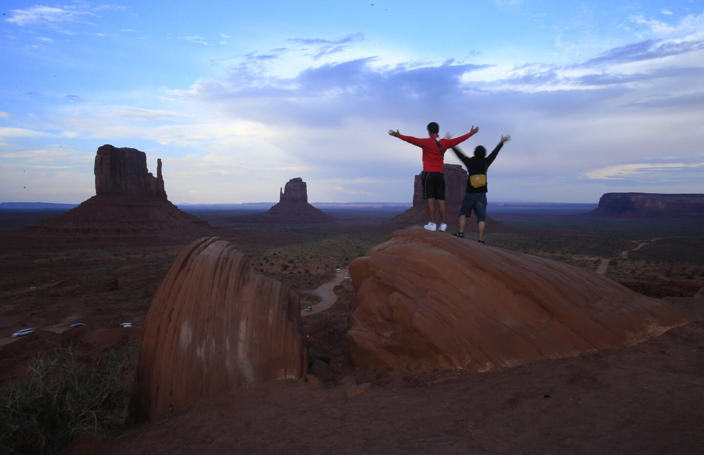 Monument Valley tourists
