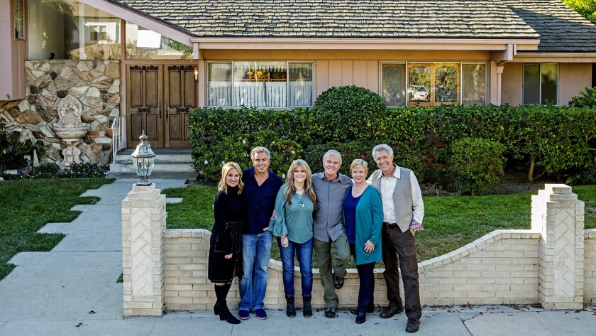 The Brady Bunch House Has A New Look Inside And Out Los