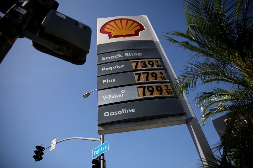 LOS ANGELES, CA - SEPTEMBER 29: Shell gas station 6101 W Olympic Blvd, Los Angeles, CA 90048, on Thursday, Sept. 29, 2022 in Los Angeles, CA. The Los Angeles County average price rose 15.3 cents to $6.261, its highest amount since July 6, according to figures from the AAA and Oil Price Information Service. It has risen for 27 consecutive days, increasing $1.015, including 14.9 cents Wednesday. It is 67.4 cents more than one week ago, 98.2 cents higher than one month ago, and $1.852 greater than one year ago. (Gary Coronado / Los Angeles Times)