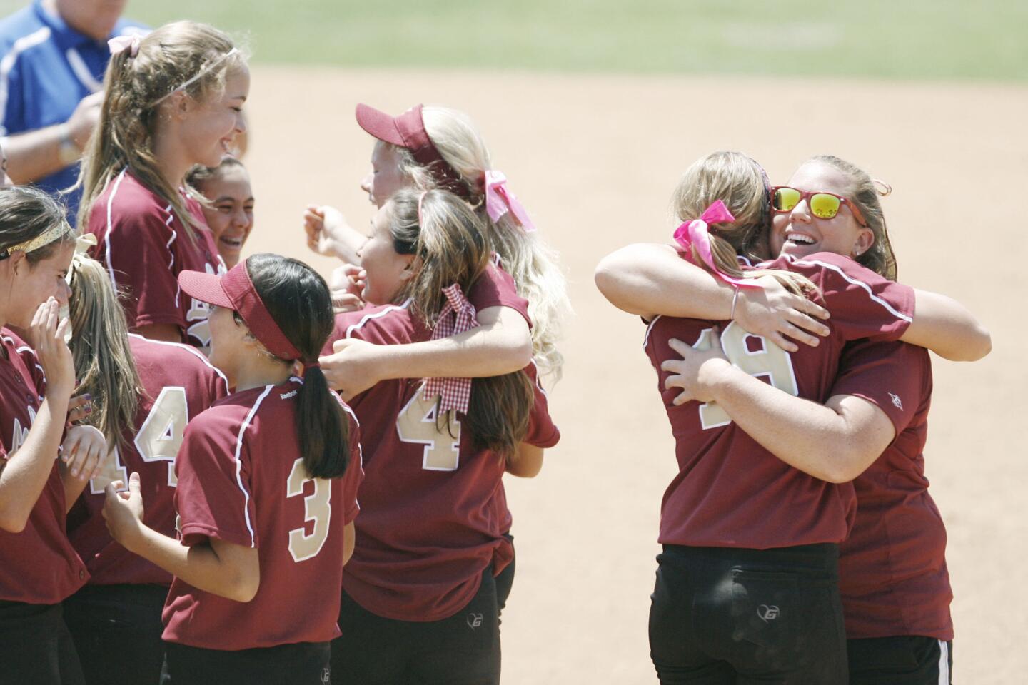 La Canada vs. Beumont softball championship