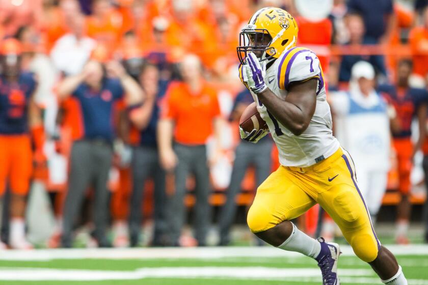 LSU running back Leonard Fournette breaks into the clear during a 62-yard touchdown run against Syracuse in September 2015.