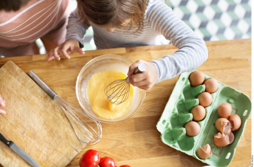 Se recomienda que a partir de los seis años de edad los niños se introduzcan de manera activa en la cocina.