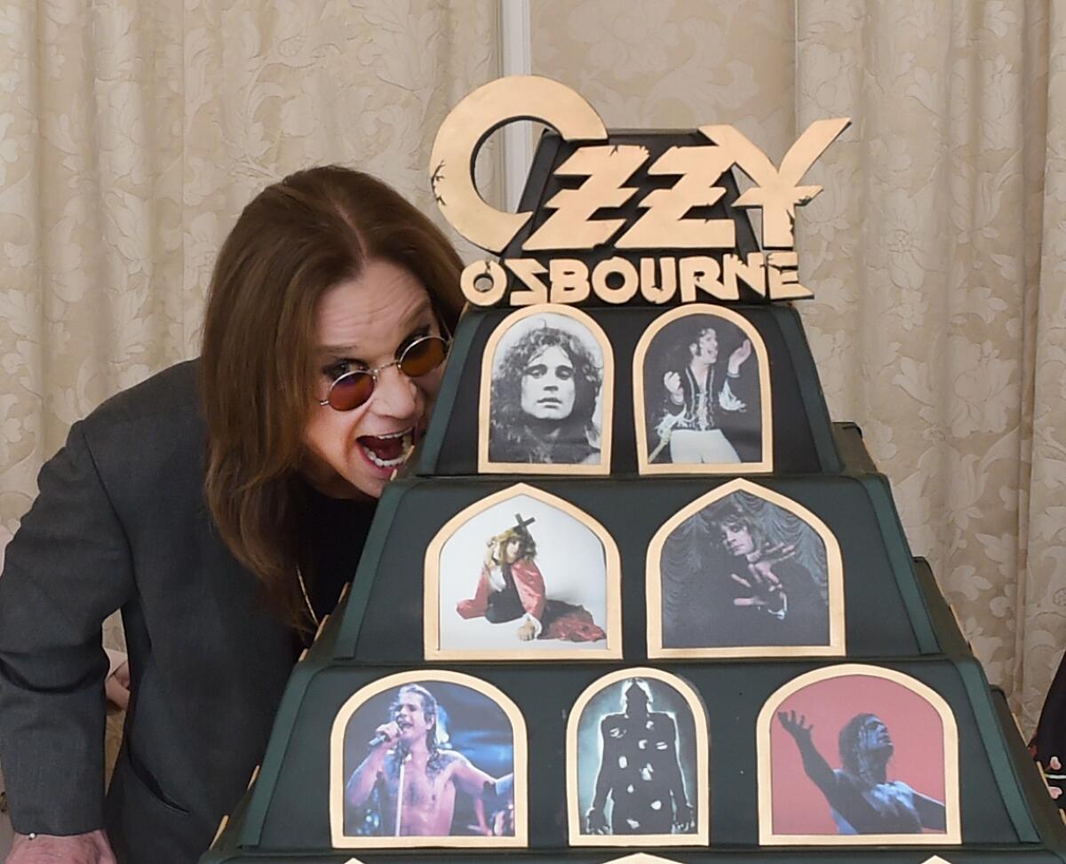 El cantante Ozzy Osbourne ha estado afectado por diversos males de salud en los meses recientes.