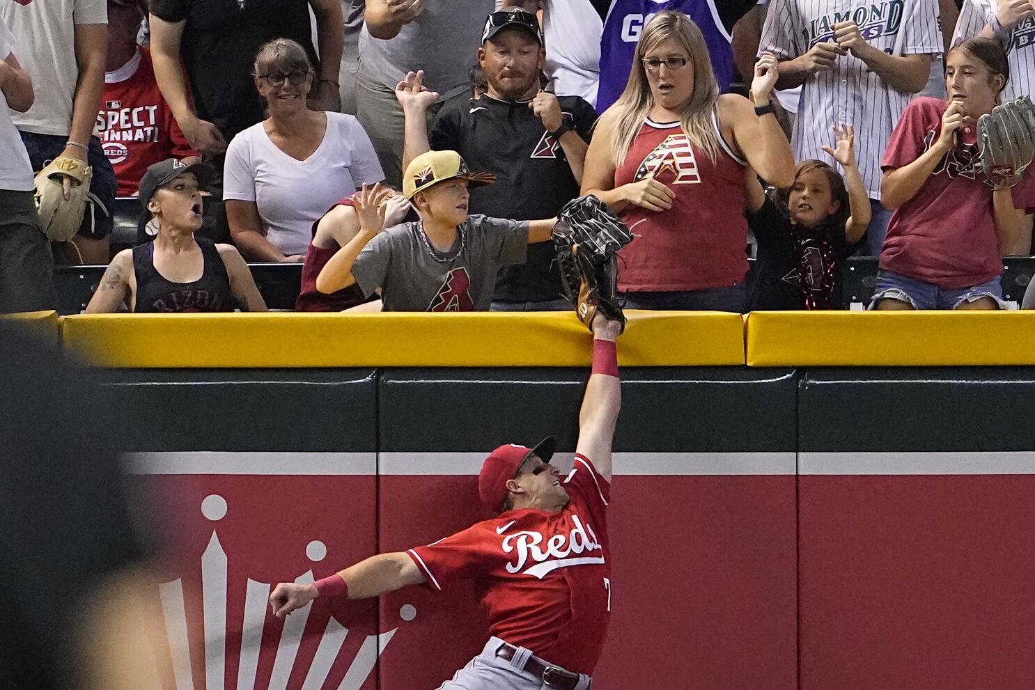 Arizona's Pham robbed of homer by fan who stole the ball from