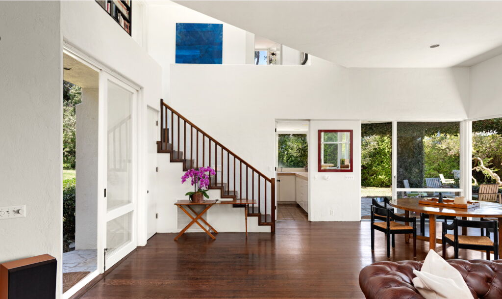 In Malibu, an actor's one-bedroom home aims for $18.45 million - Los ...