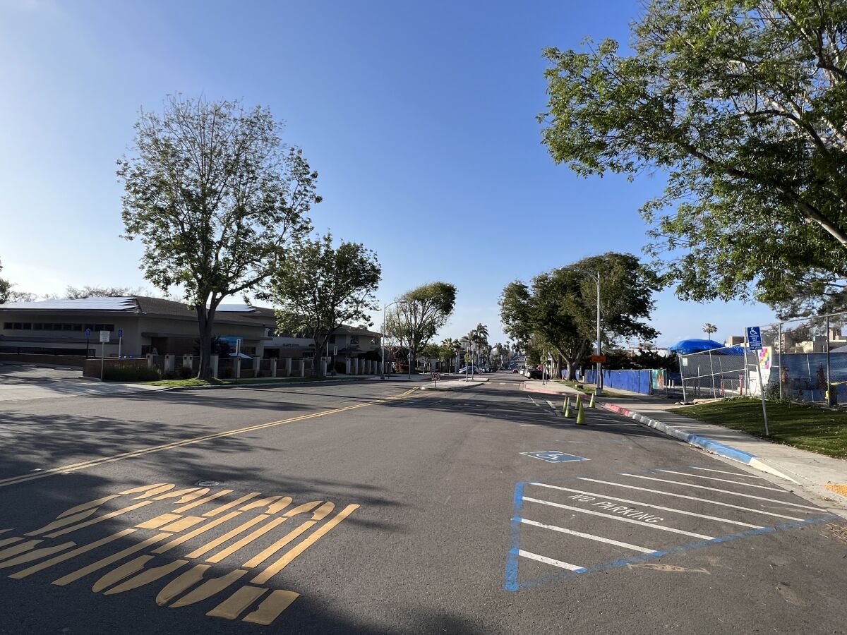 A plan would temporarily close part of south Girard Avenue in La Jolla on Sunday mornings for the La Jolla Open Aire Market.