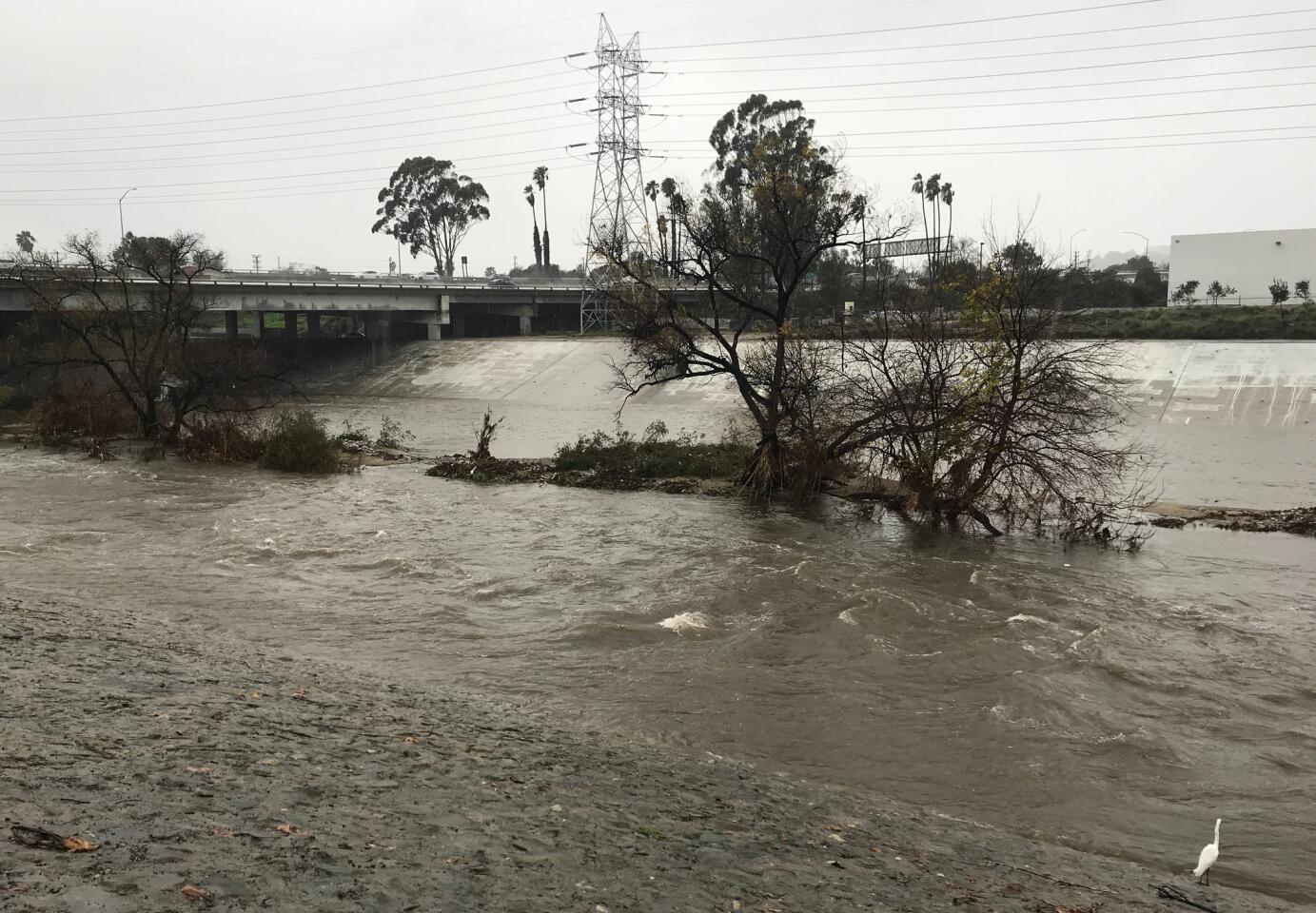 Powerful storm moves into Southern California