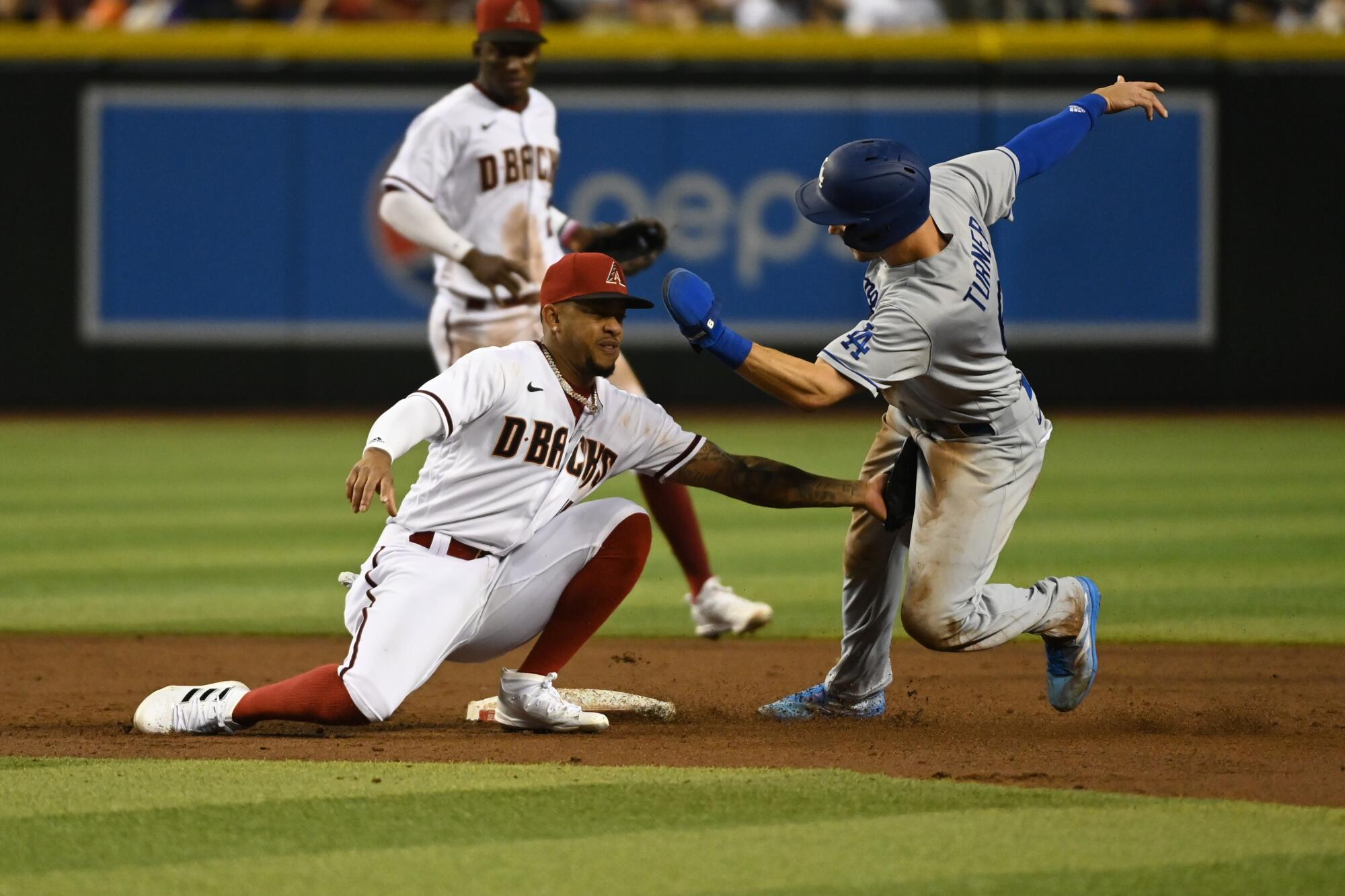D-backs' David Peralta has big day at the plate in spring tie with Dodgers