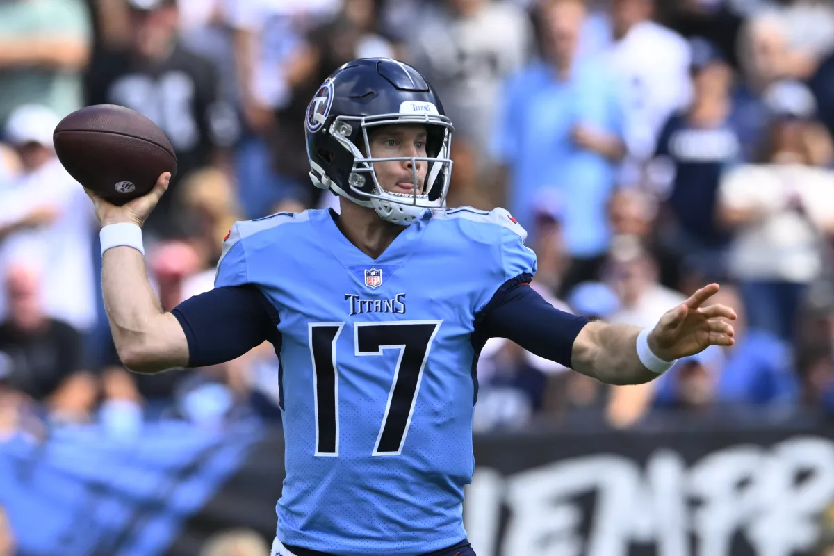 Tennessee Titans unveil 'Oilers' throwback uniforms