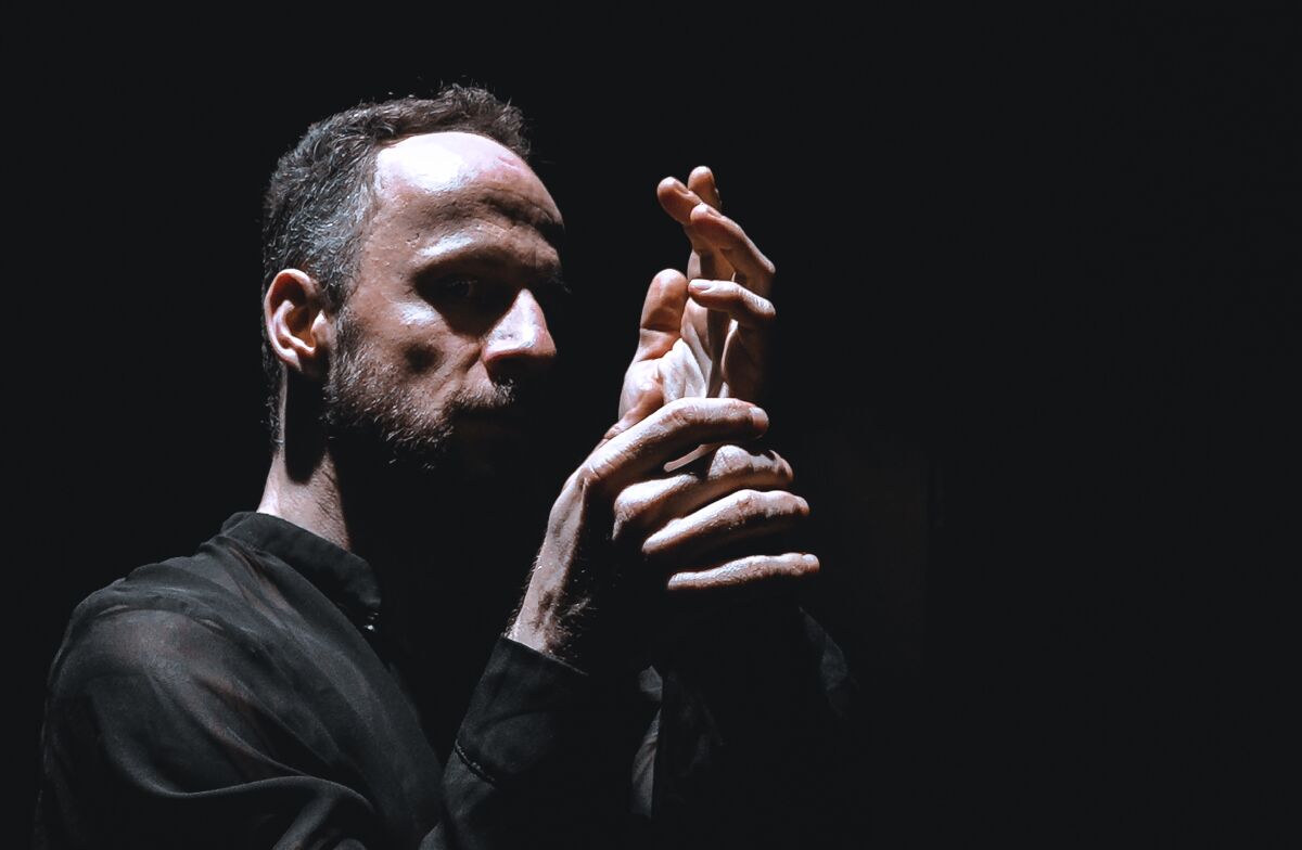 scena z "Skórny głód" Dance Piece będzie można oglądać od 7 do 8 kwietnia na Uniwersytecie Stanowym w San Diego.