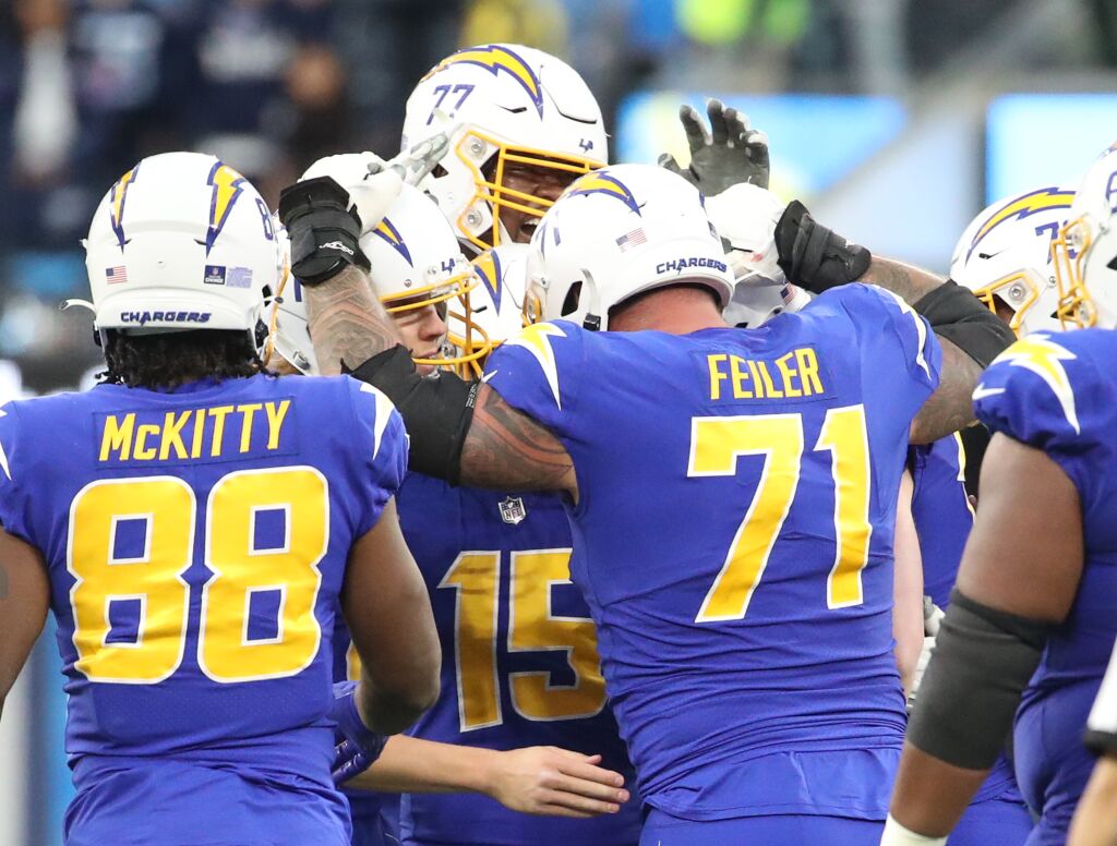 Cameron Dicker gets kick out of Chargers' drive to beat Titans - Los ...