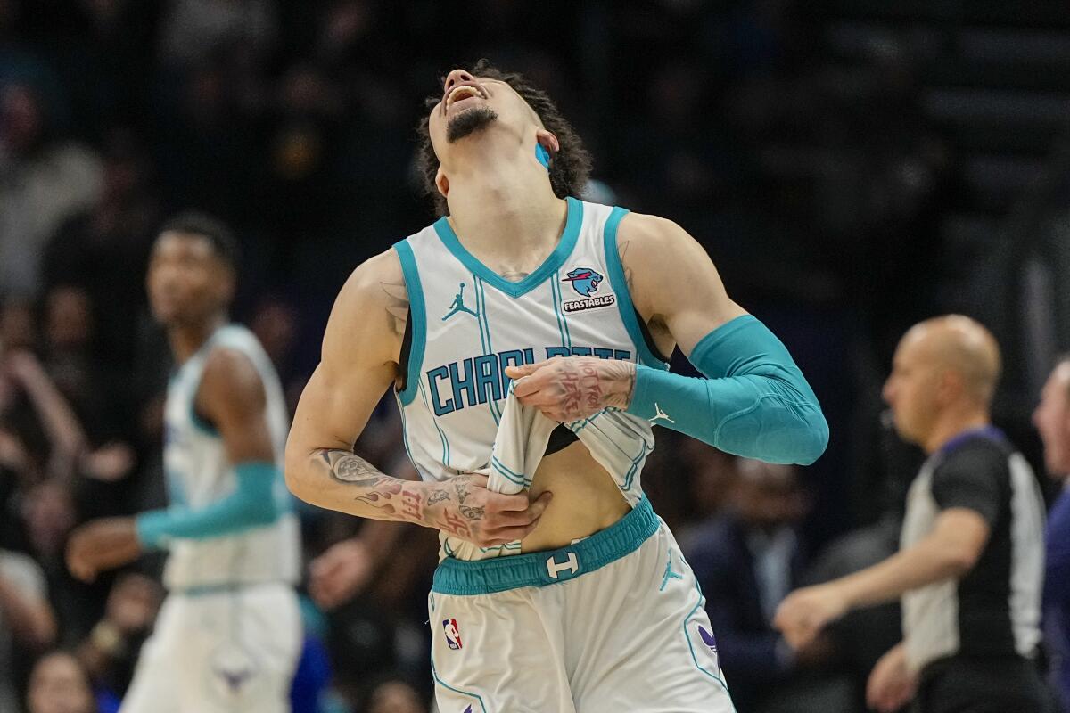 LaMelo Ball, Hornets rally from 19-point deficit to hand Wizards their 7th  straight loss, 117-114 - The San Diego Union-Tribune