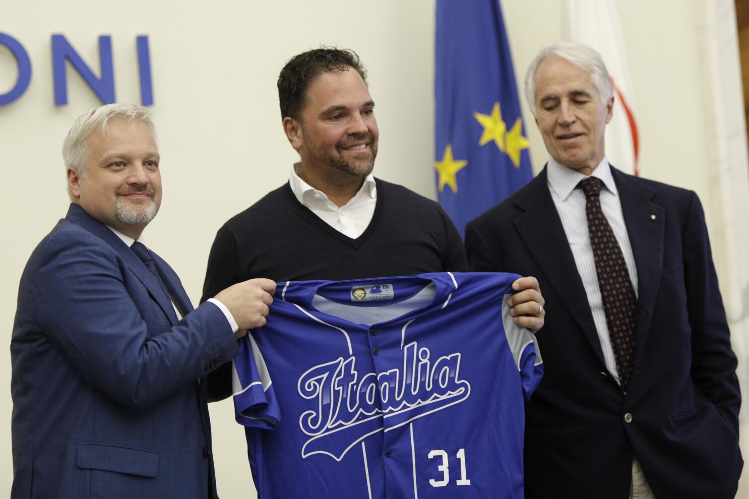 Mike Piazza taking cues from Tommy Lasorda for Italy's team