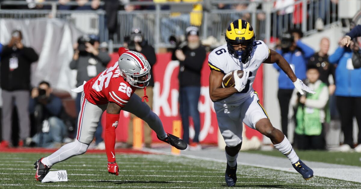 Michigan pulls away late to rout Ohio State, remains unbeaten