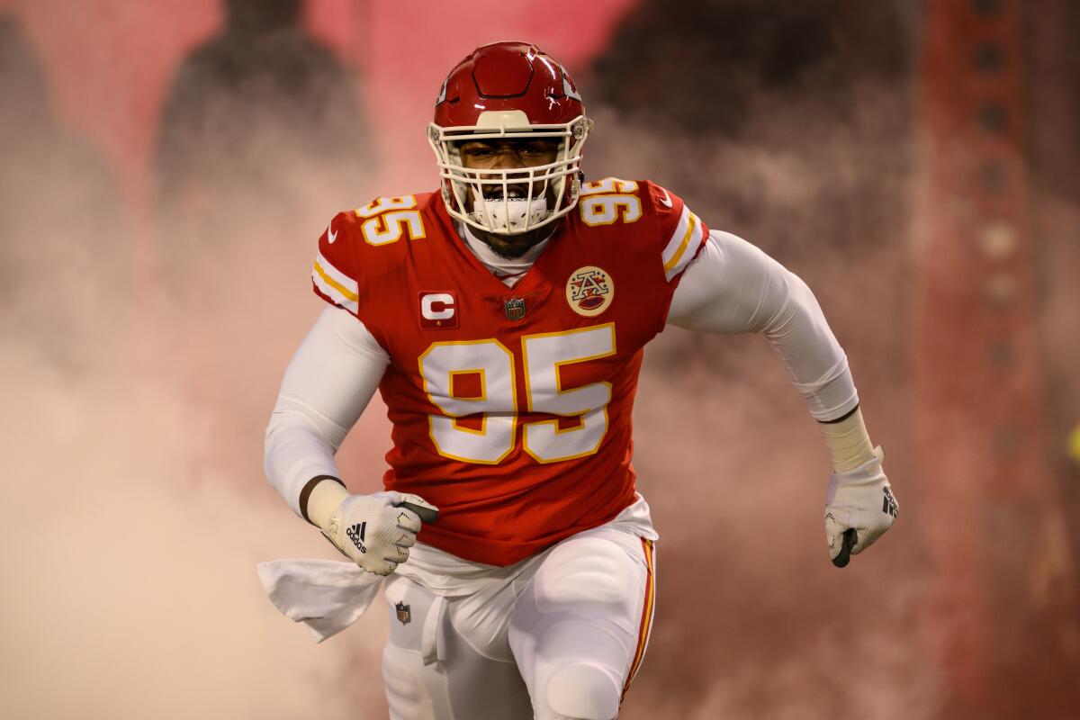 Chiefs sign All-Pro defensive tackle Chris Jones to new 1-year deal to end  his holdout - The San Diego Union-Tribune
