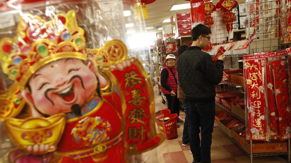 Lunar New Year Red Envelopes Yield Much More Than Cash Los Angeles Times