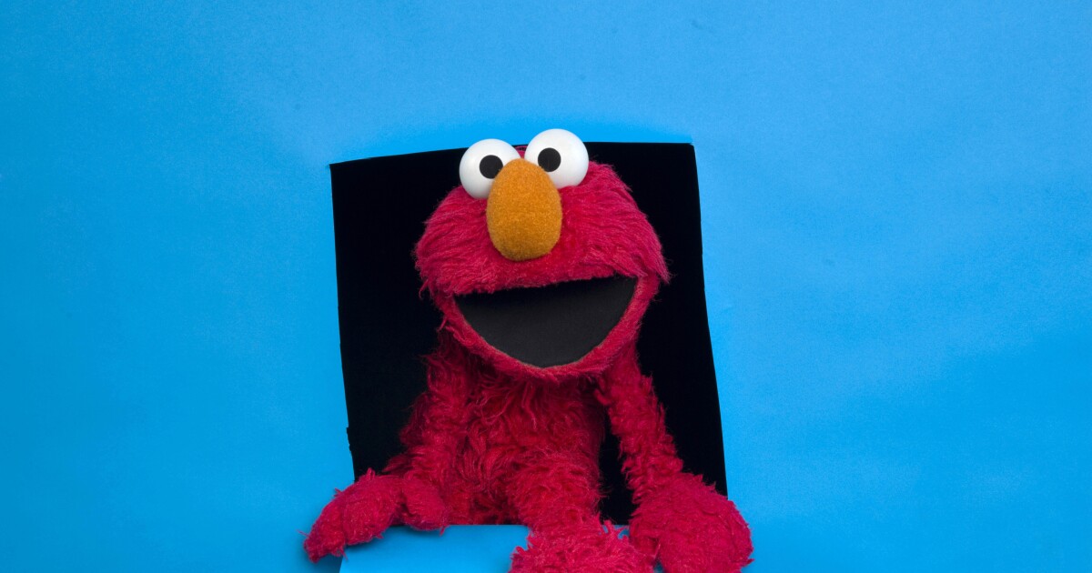 Why Elmo S Feud With A Rock Has Gone Viral Los Angeles Times Why Elmo S Feud With A Rock Has Gone Viral Los Angeles Times