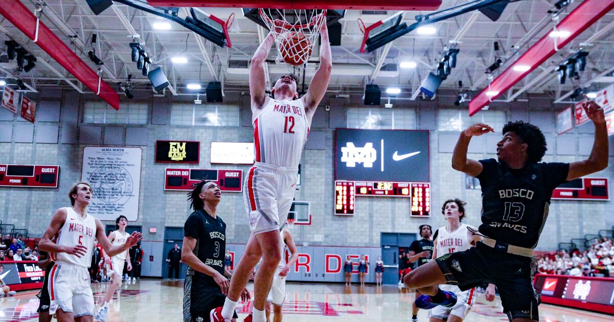 St. John Bosco boys’ basketball stuns Mater Dei in historic Trinity League win