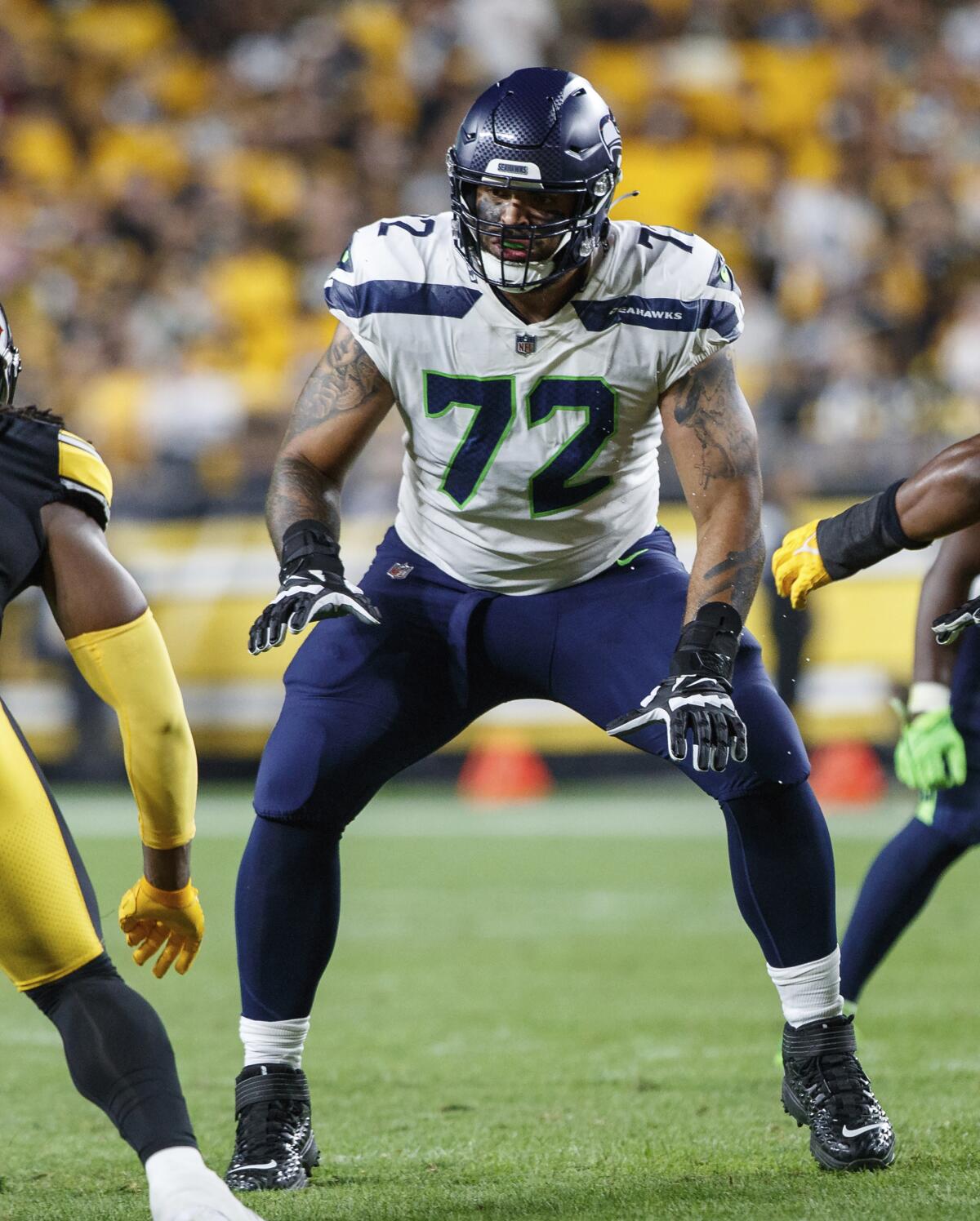 Rookies Cross, Lucas passing early tests on Seahawks O-line - The