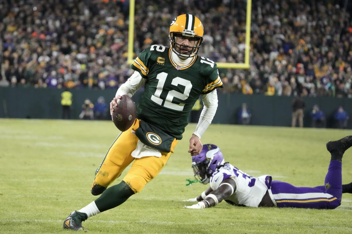 Rodgers, Packers rally in 4th quarter to beat Bears 28-19 - Seattle Sports