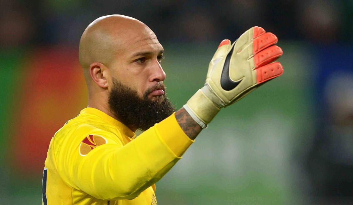 Everton goalkeeper Tim Howard, who also played keeper for the U.S. national team, was named player of the year by Futbol de Primera.