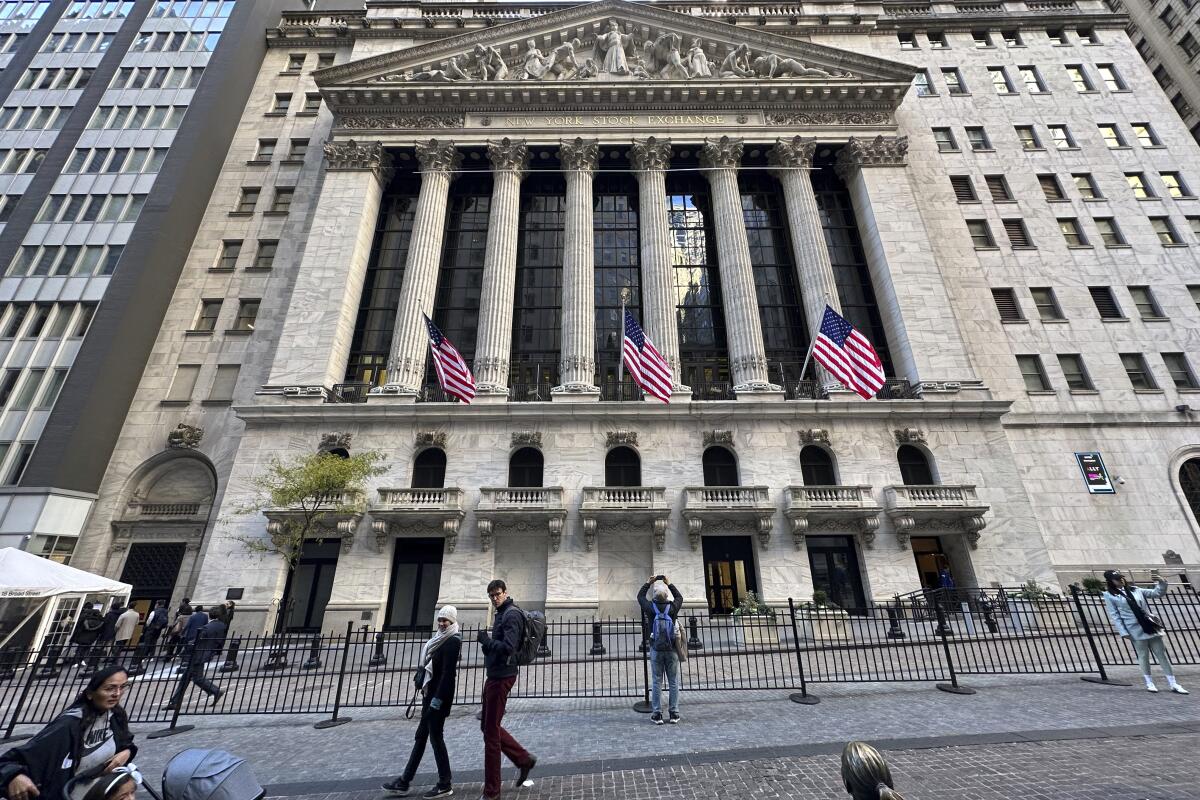 The New York Stock Exchange building on Wall Street 