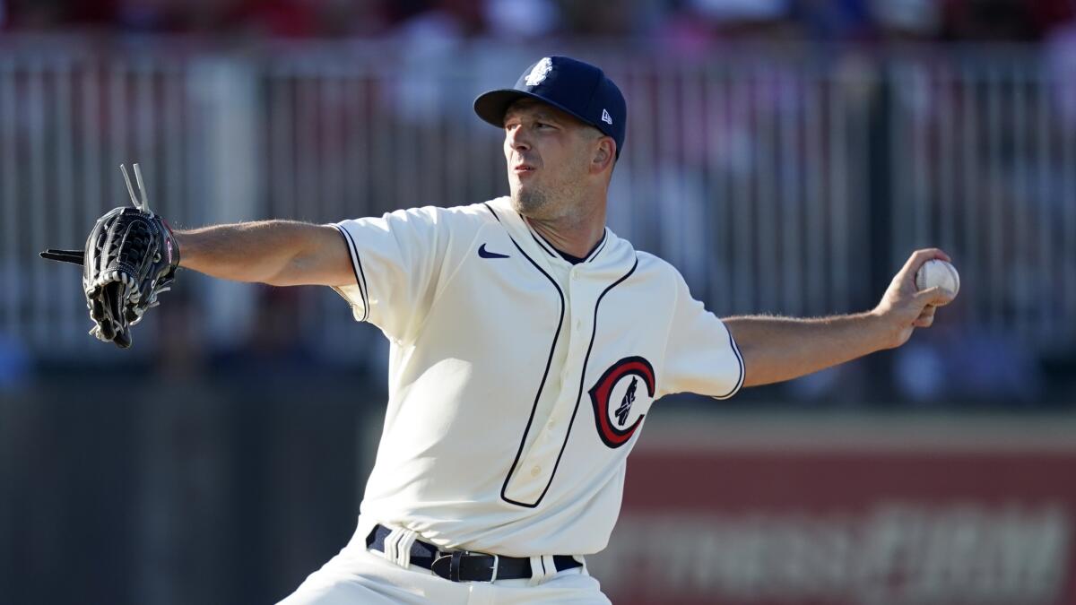 Game 3 a throwback with batters facing pitchers for 1st time