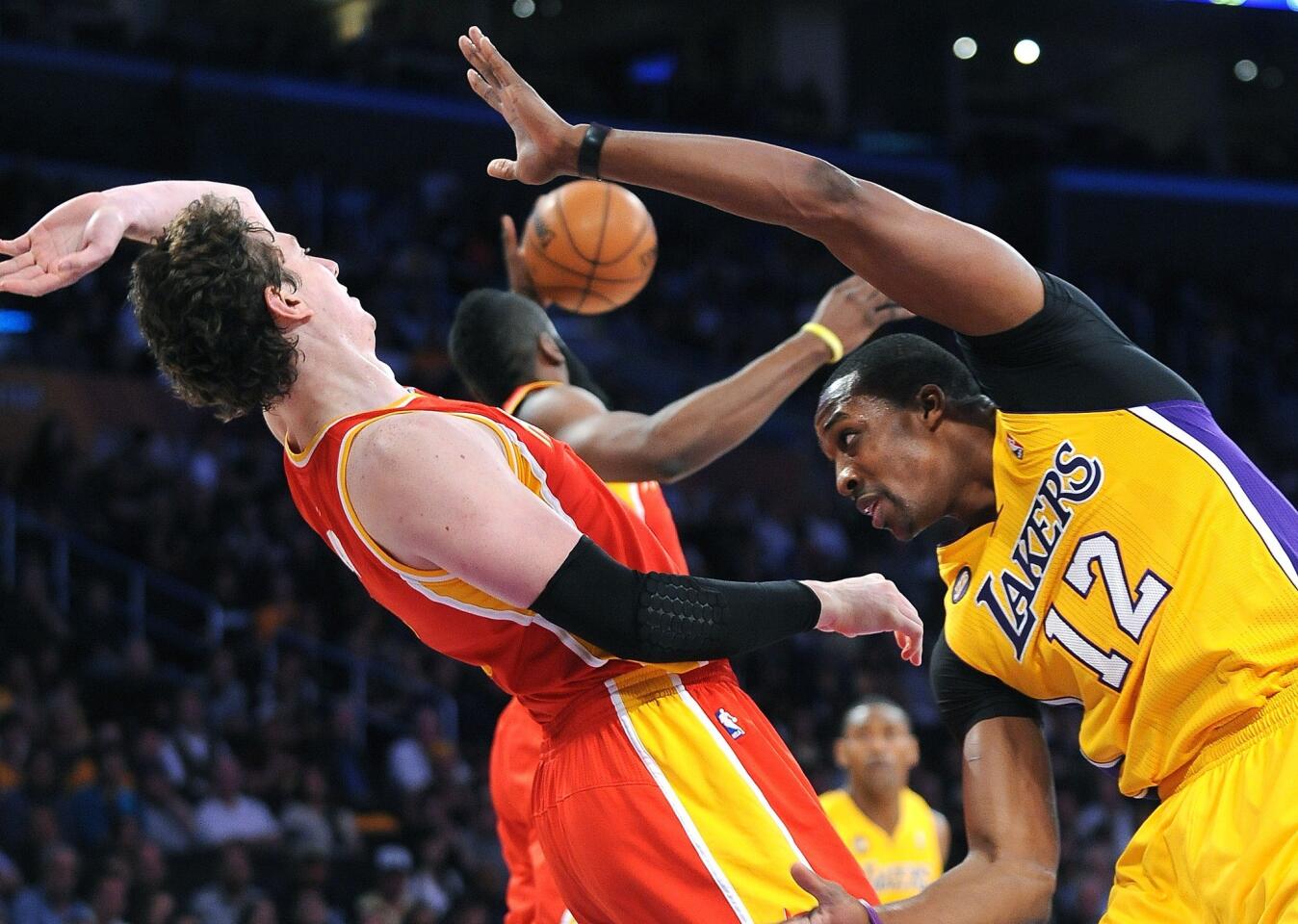 Omer Asik, Dwight Howard