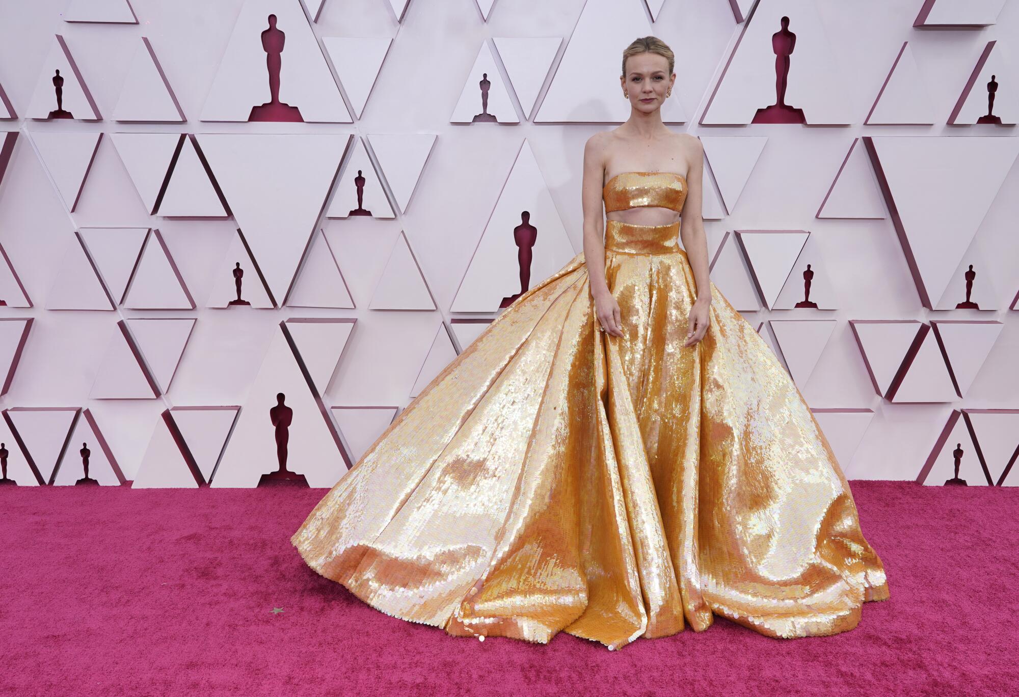 Carey Mulligan en Valentino Couture llega a los Oscar.