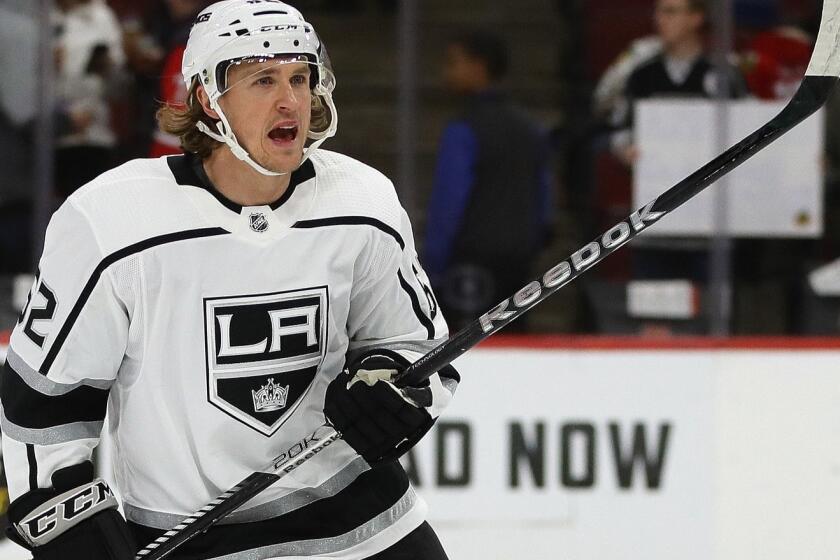 CHICAGO, ILLINOIS - NOVEMBER 16: Carl Hagelin #62 of the Los Angeles Kings participates in warm-ups before a game against the Chicago Blackhawks at the United Center on November 16, 2018 in Chicago, Illinois. (Photo by Jonathan Daniel/Getty Images) ** OUTS - ELSENT, FPG, CM - OUTS * NM, PH, VA if sourced by CT, LA or MoD **