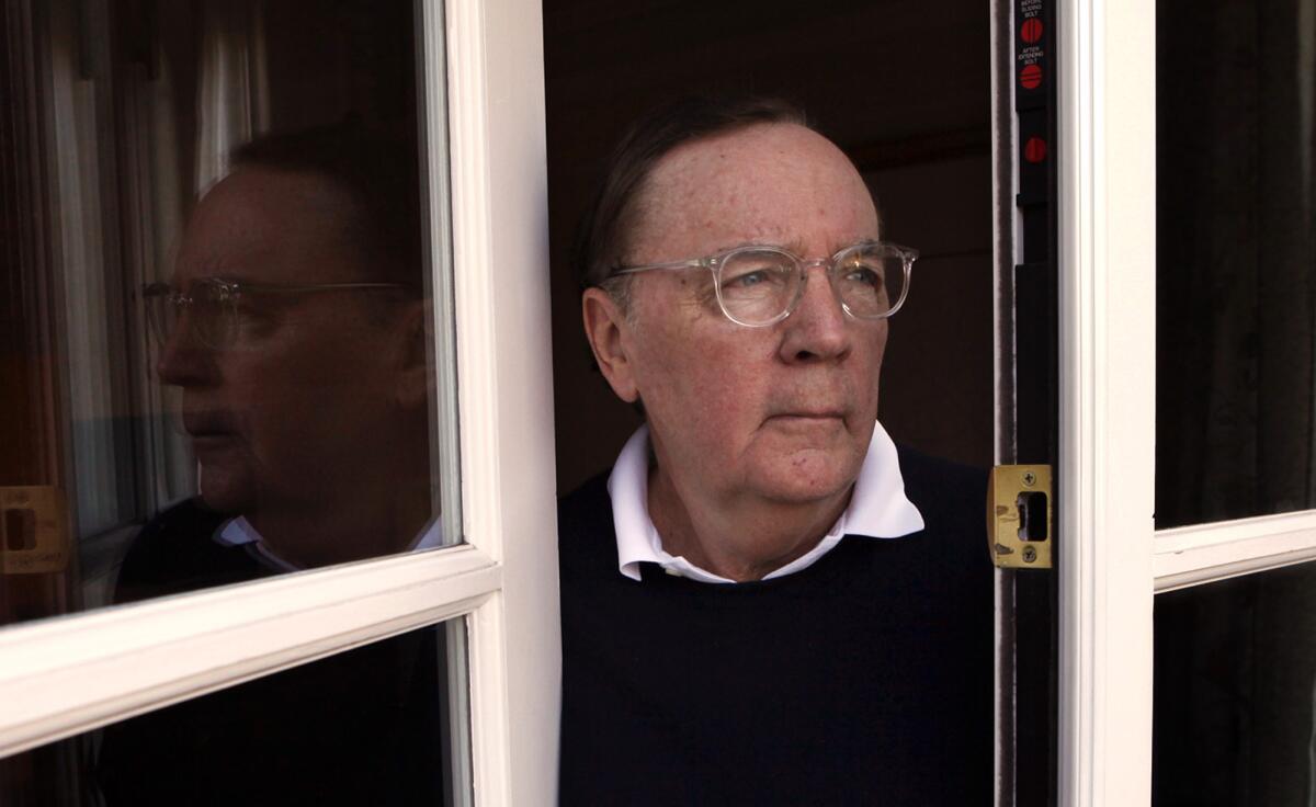 Bestselling author James Patterson will give $1.25 million to school libraries in 2015.