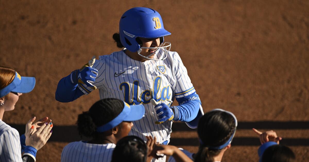UCLA softball blasts past Georgia and into the Women's College World Series