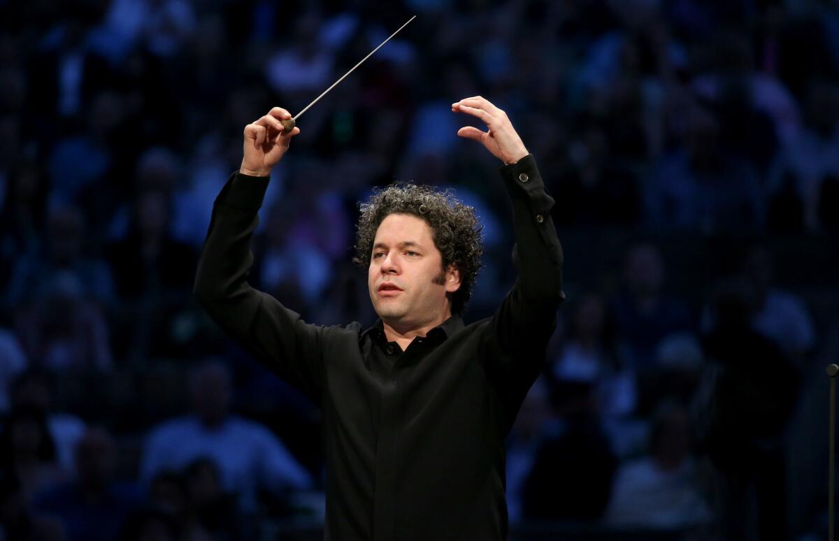 El venezolano Gustavo Dudamel se encuentra al centro de los eventos musicales en homenaje a la capital mexicana que se realizan en el Disney Hall.