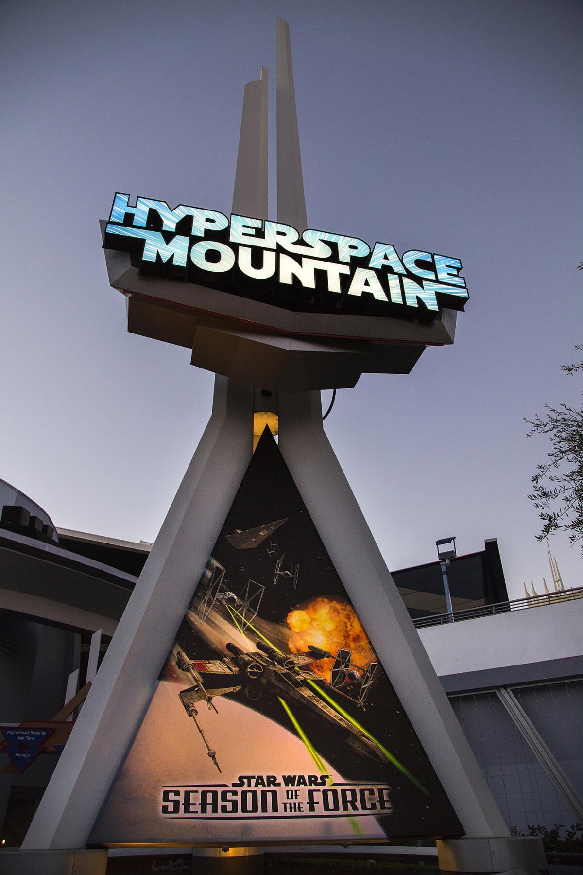 During Season of the Force, the classic Space Mountain attraction is reimagined as Hyperspace Mountain.