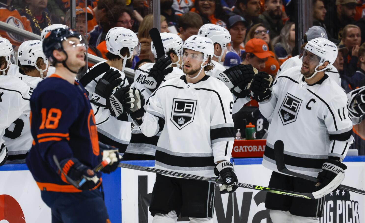Los Angeles Kings to push nostalgia buttons on opening night by