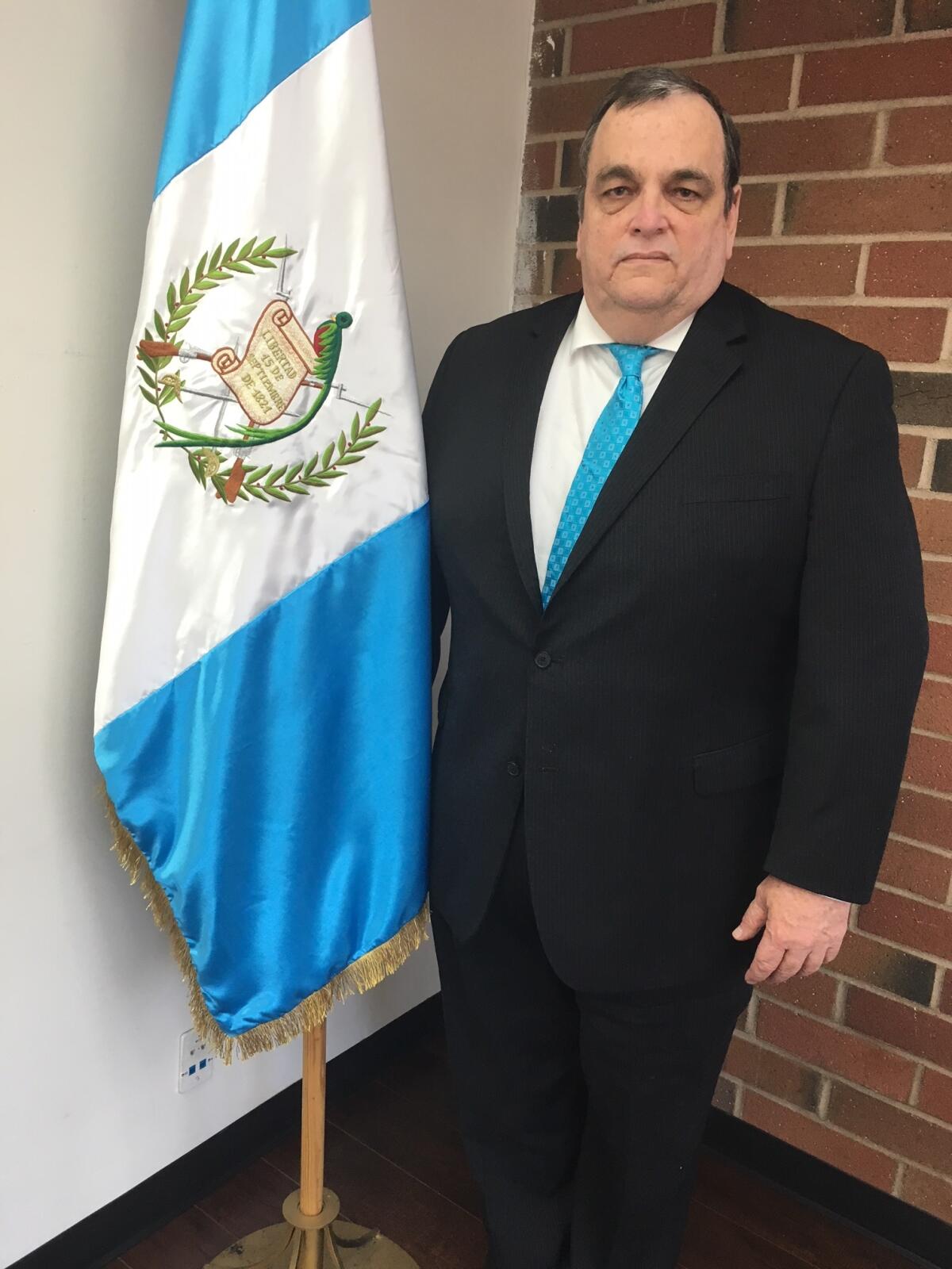 José Barillas Trennert es cónsul general de Guatemala en Los Ángeles desde el 3 de enero de 2018, antes laboró en las oficinas consulares en Houston, Rhode Island y Arizona.