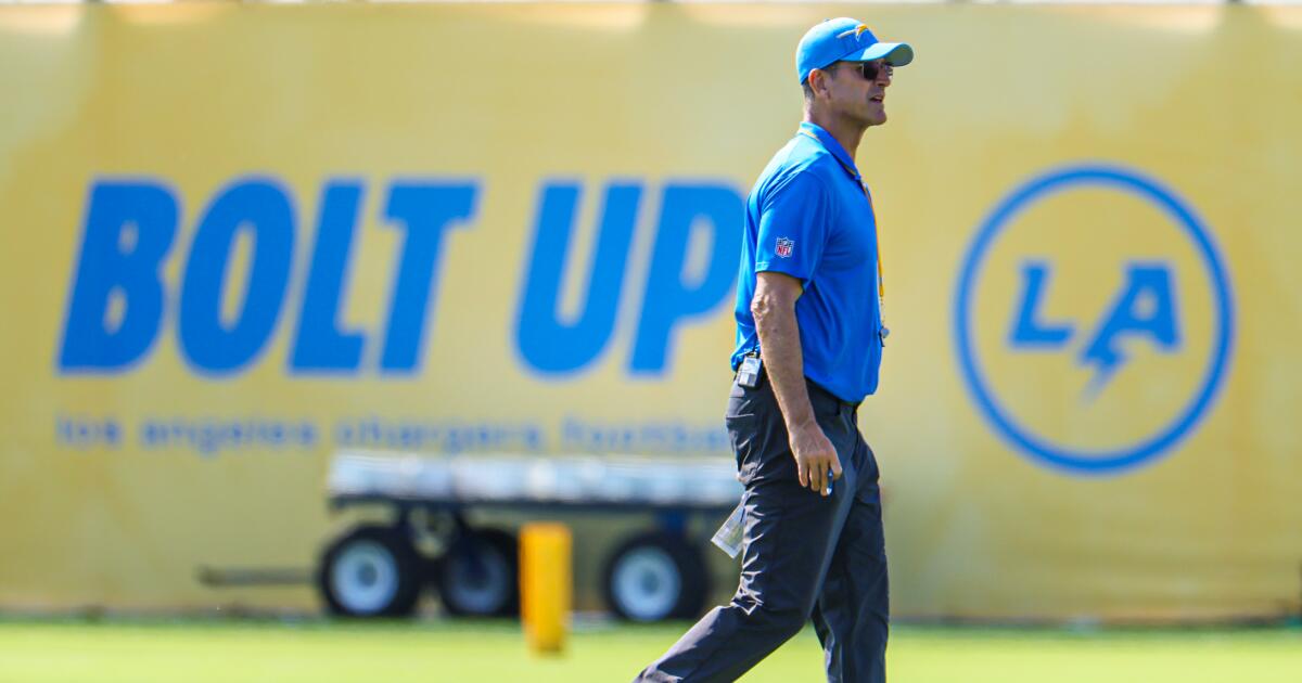 Camp takeaways: Chargers' offense is a mystery for now, but starts from ground up