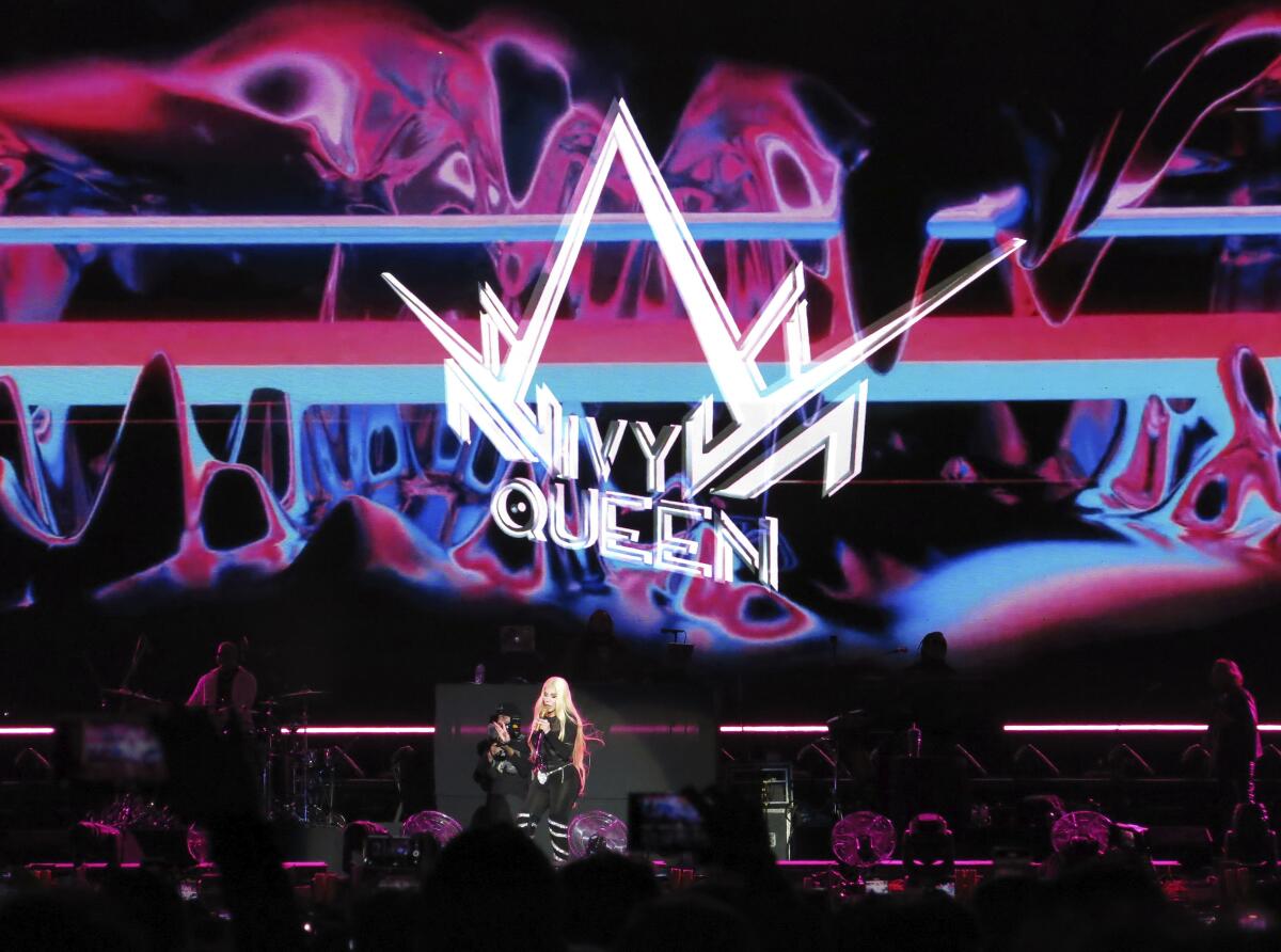 La cantante puertorriqueña Ivy Queen durante su concierto en el Coca-Cola Flow Fest en la Ciudad de México.